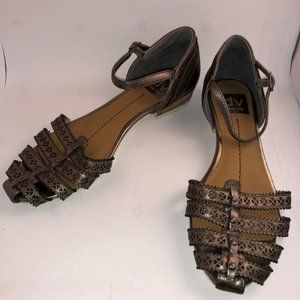 DV by Dolce Vita bronze Flat Sandals. Size 6.5